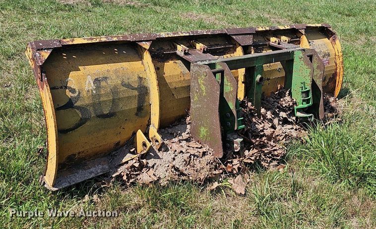 image for item NT9869 John Deere  10' W blade