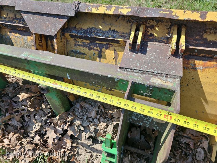 image for item NT9869 John Deere  10' W blade