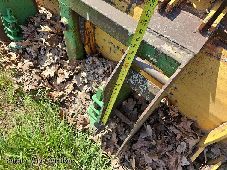 image for item NT9869 John Deere  10' W blade