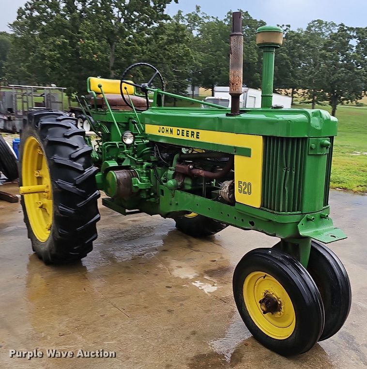 image for item NT9901 John Deere 520  tractor