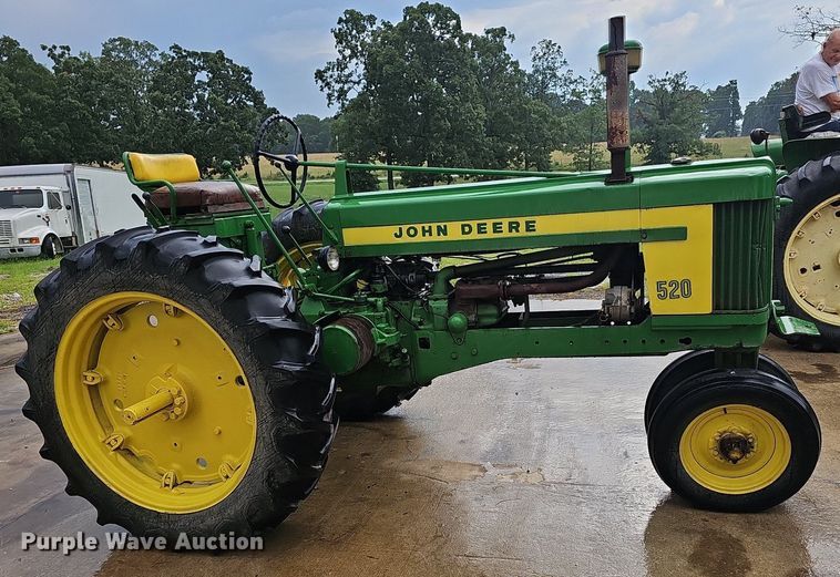 image for item NT9901 John Deere 520  tractor