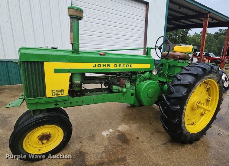 image for item NT9901 John Deere 520  tractor