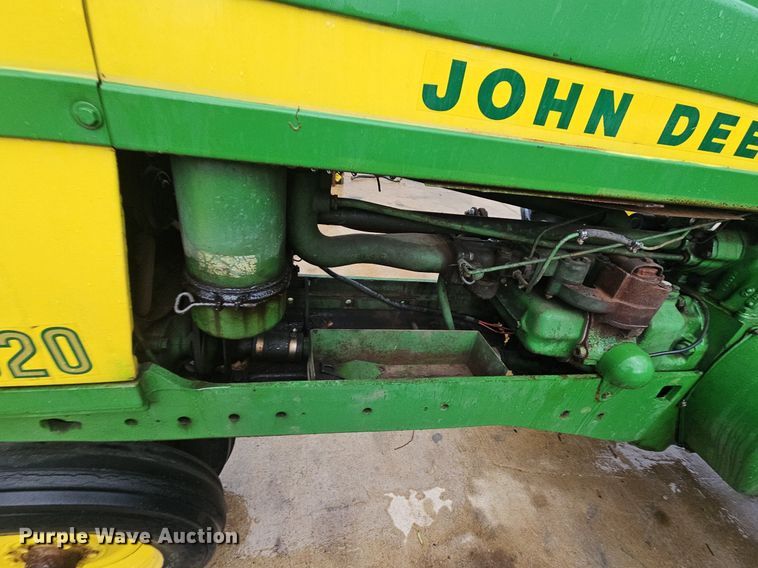 image for item NT9901 John Deere 520  tractor