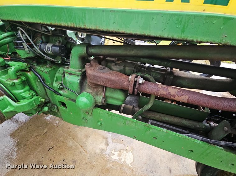 image for item NT9901 John Deere 520  tractor
