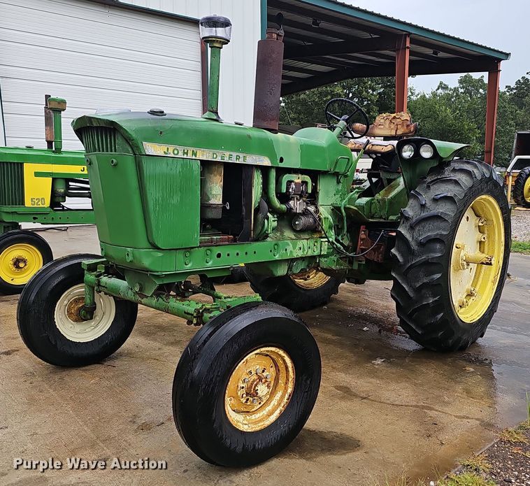 image for item NT9902 1962 John Deere 3010  tractor