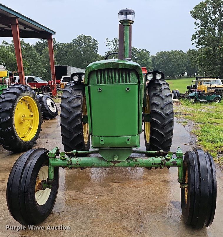 image for item NT9902 1962 John Deere 3010  tractor