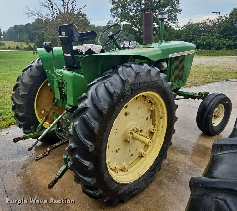 image for item NT9902 1962 John Deere 3010  tractor
