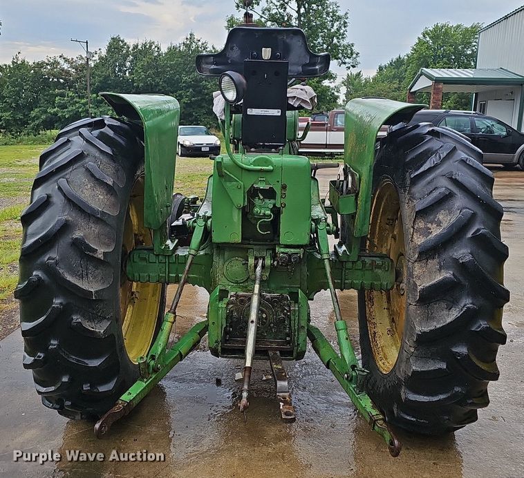 image for item NT9902 1962 John Deere 3010  tractor