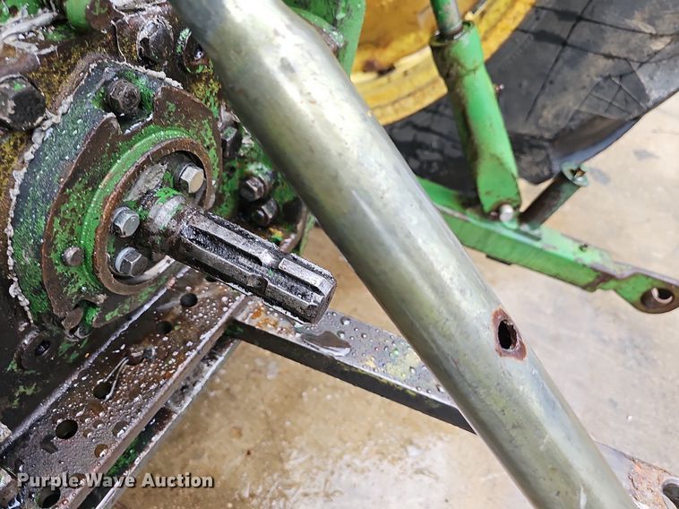 image for item NT9902 1962 John Deere 3010  tractor