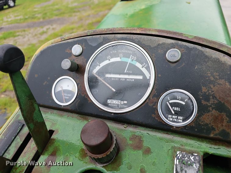 image for item NT9902 1962 John Deere 3010  tractor