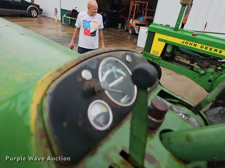 image for item NT9902 1962 John Deere 3010  tractor