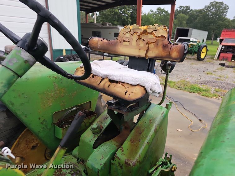 image for item NT9902 1962 John Deere 3010  tractor