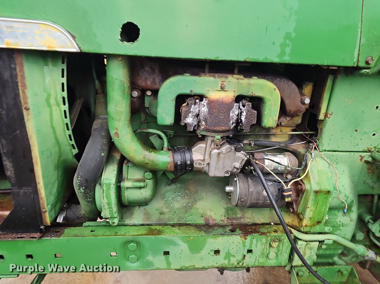 image for item NT9902 1962 John Deere 3010  tractor