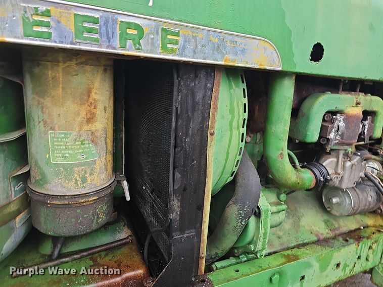 image for item NT9902 1962 John Deere 3010  tractor
