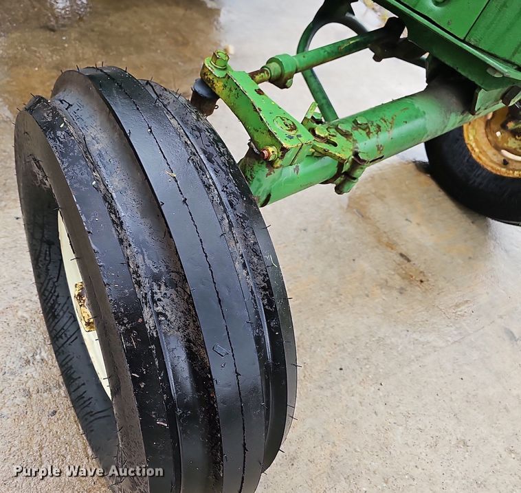 image for item NT9902 1962 John Deere 3010  tractor