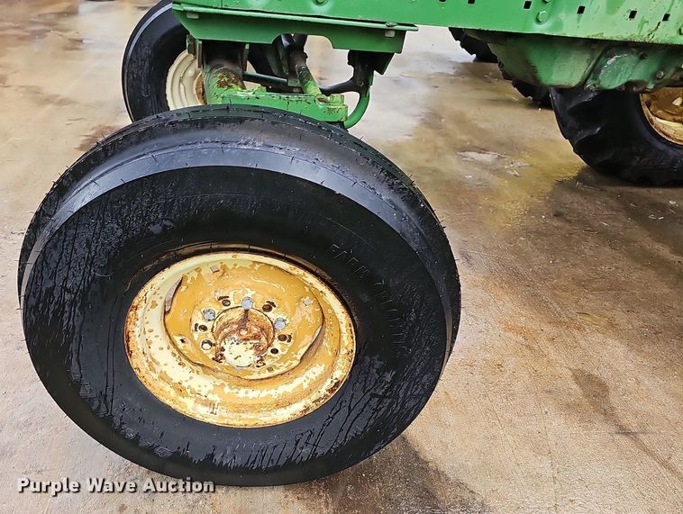 image for item NT9902 1962 John Deere 3010  tractor