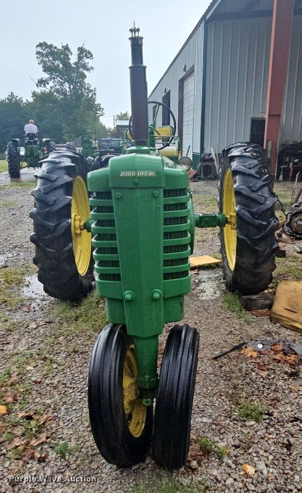 image for item NT9903 John Deere B  tractor