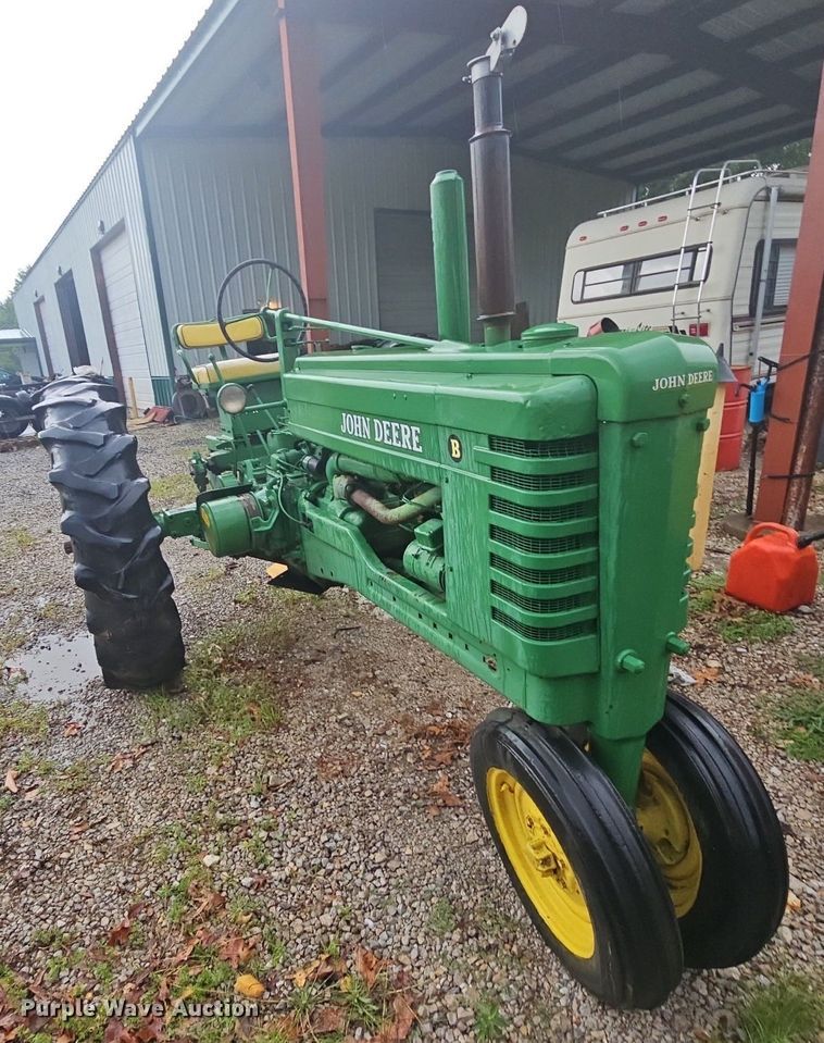 image for item NT9903 John Deere B  tractor