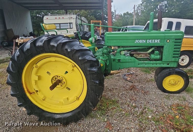image for item NT9903 John Deere B  tractor