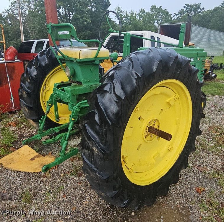 image for item NT9903 John Deere B  tractor