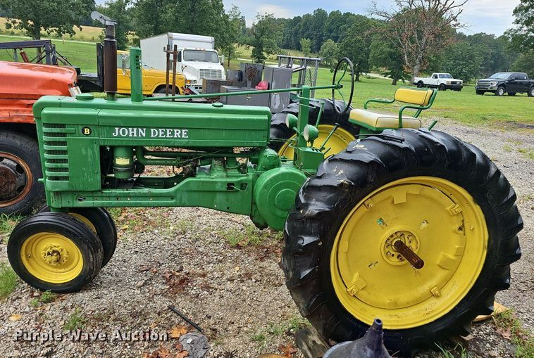 image for item NT9903 John Deere B  tractor