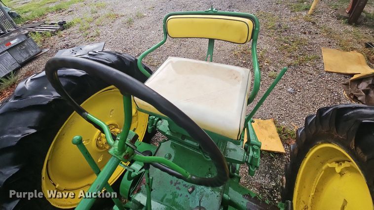image for item NT9903 John Deere B  tractor