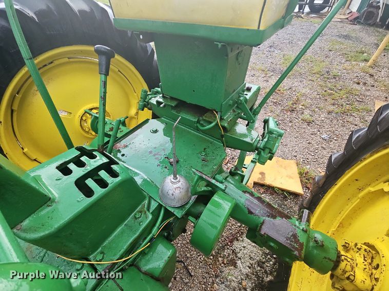 image for item NT9903 John Deere B  tractor