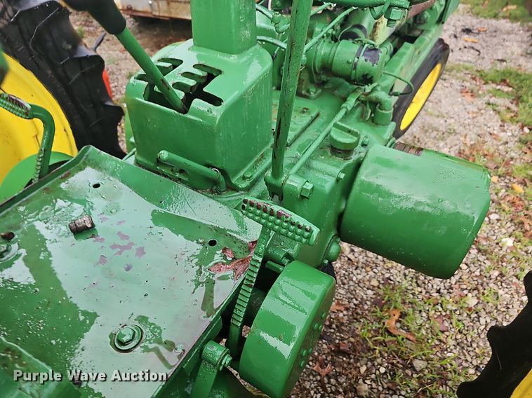 image for item NT9903 John Deere B  tractor