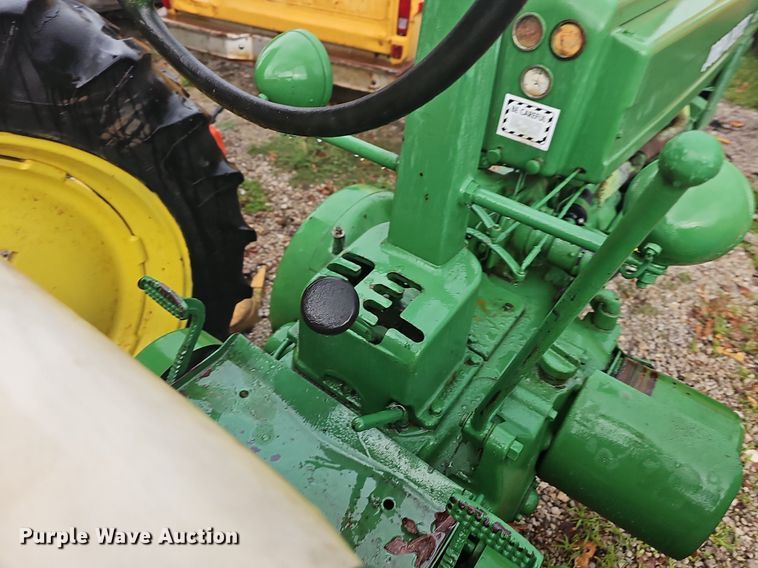 image for item NT9903 John Deere B  tractor