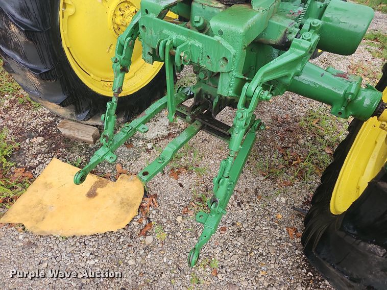 image for item NT9903 John Deere B  tractor