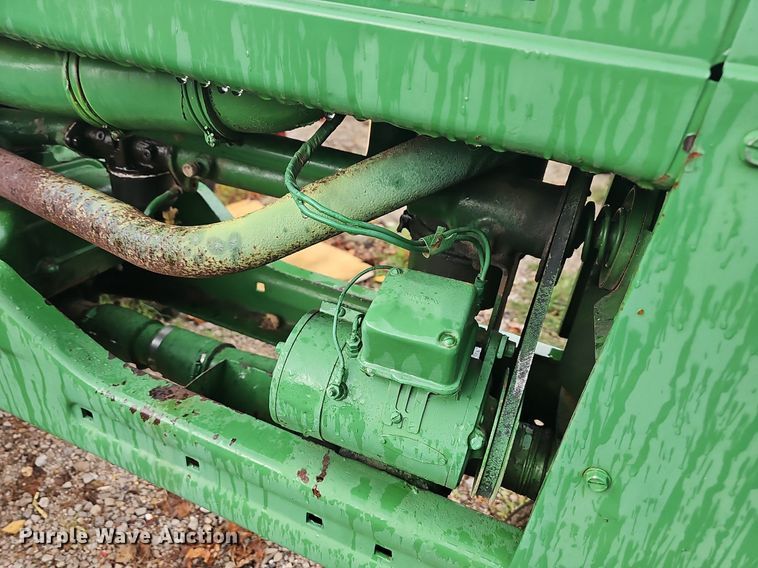 image for item NT9903 John Deere B  tractor