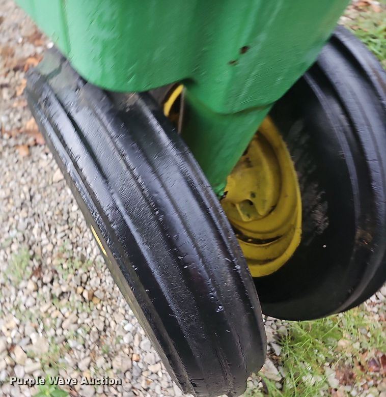 image for item NT9903 John Deere B  tractor