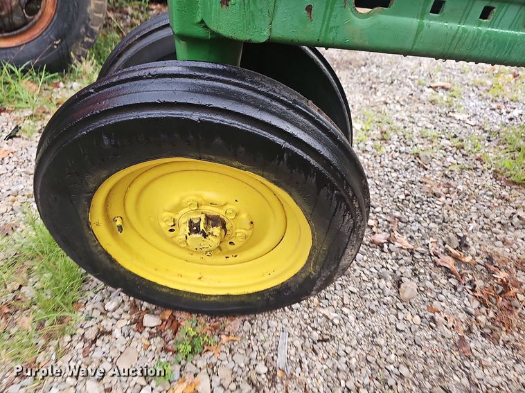 image for item NT9903 John Deere B  tractor