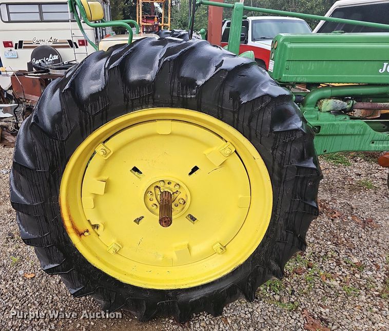 image for item NT9903 John Deere B  tractor