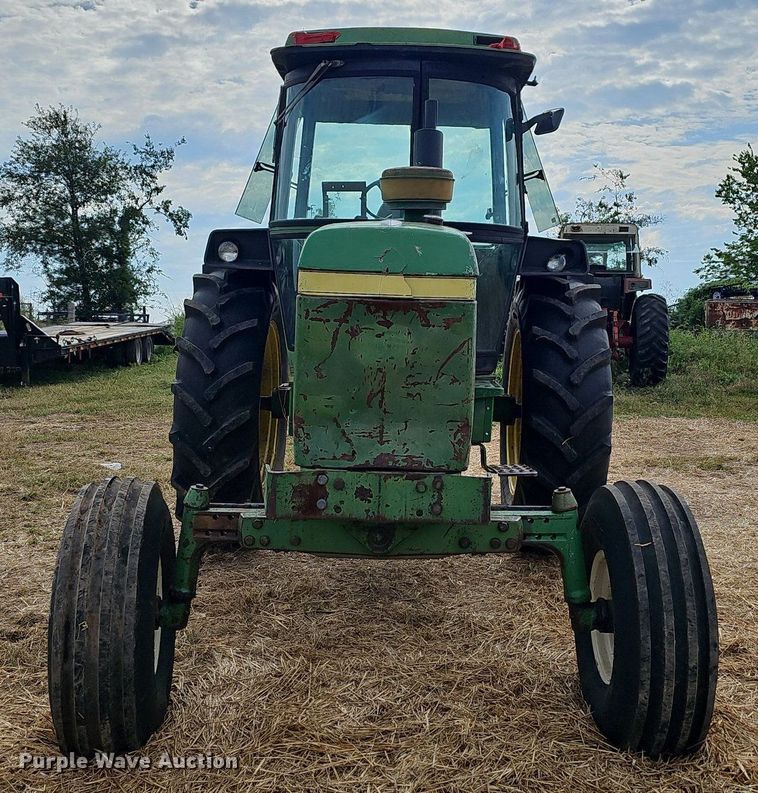 image for item NT9910 1974 John Deere 4230  tractor