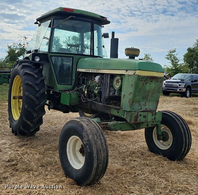 image for item NT9910 1974 John Deere 4230  tractor