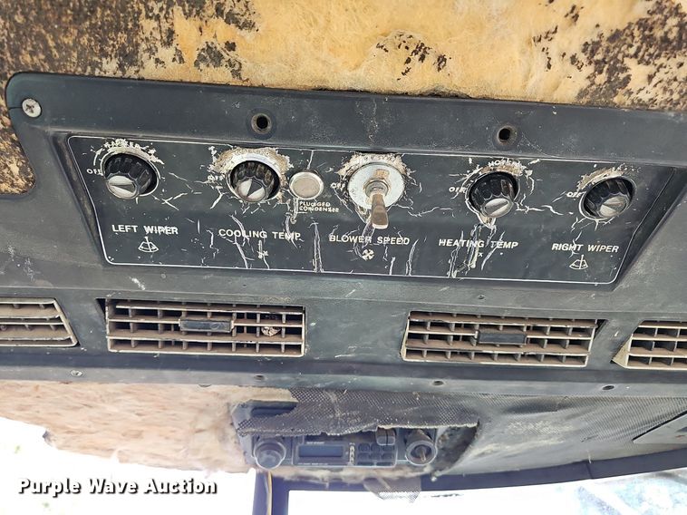 image for item NT9910 1974 John Deere 4230  tractor