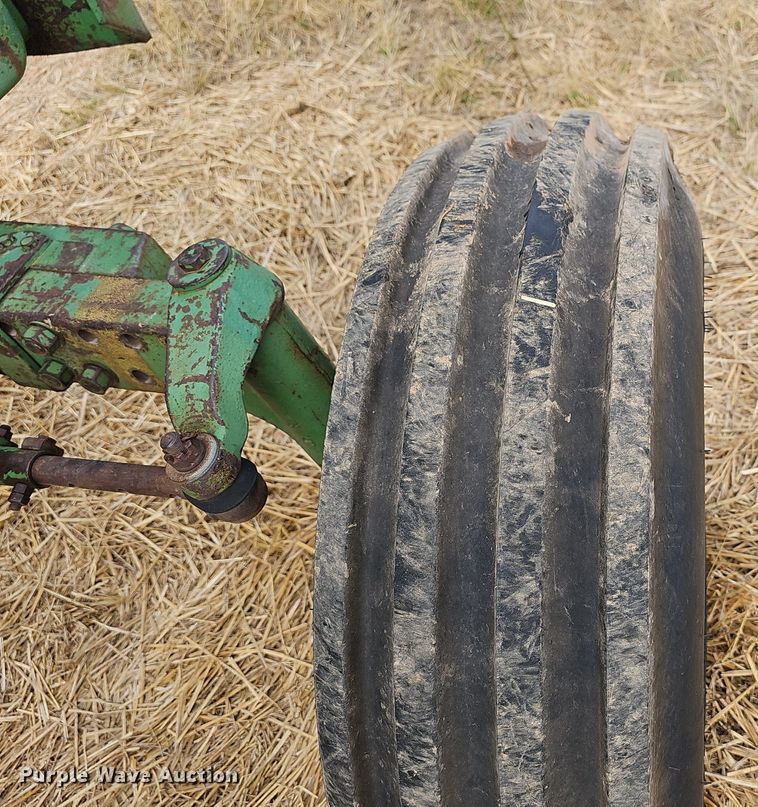 image for item NT9910 1974 John Deere 4230  tractor