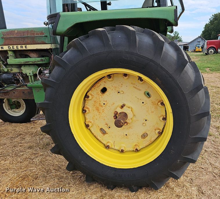 image for item NT9910 1974 John Deere 4230  tractor