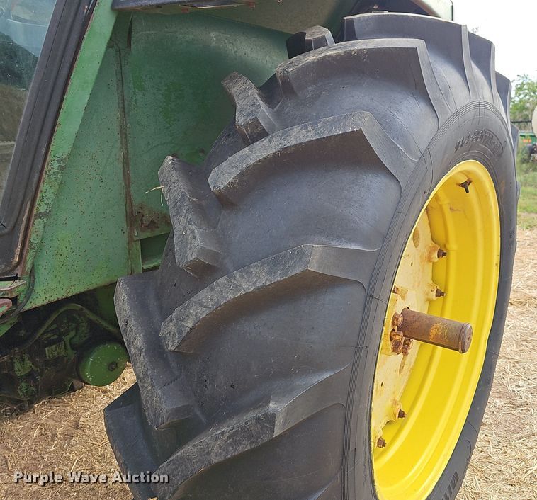 image for item NT9910 1974 John Deere 4230  tractor