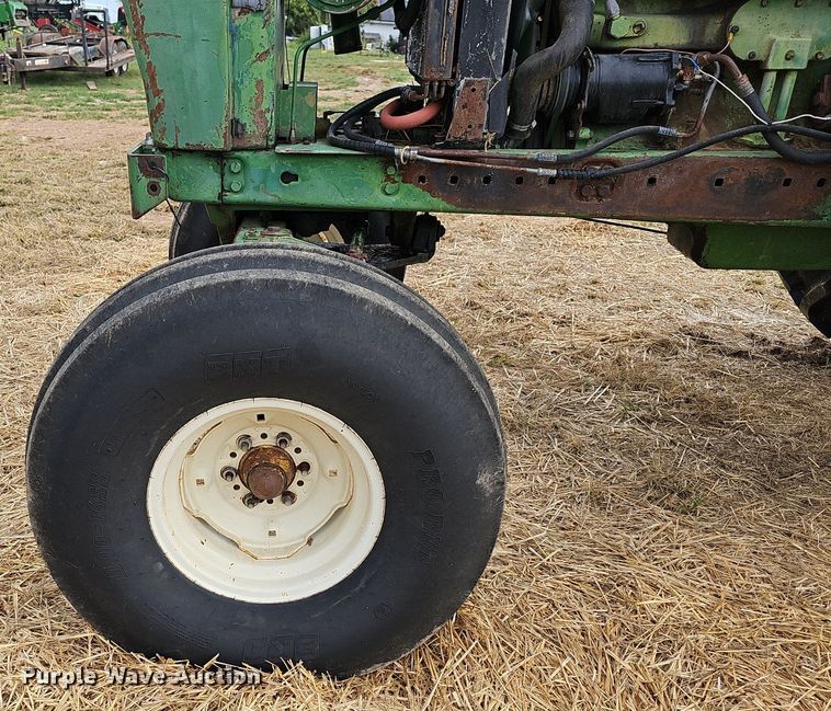 image for item NT9910 1974 John Deere 4230  tractor