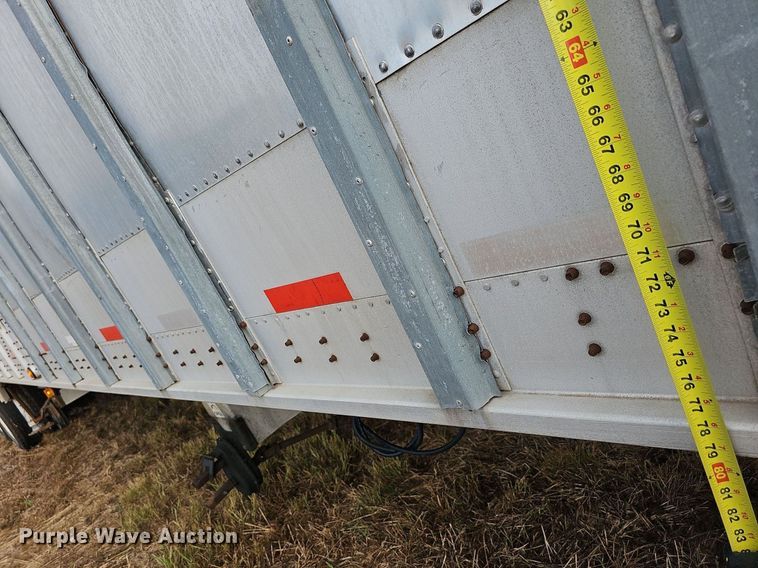 image for item NT9911 1996 Diamond T  grain trailer