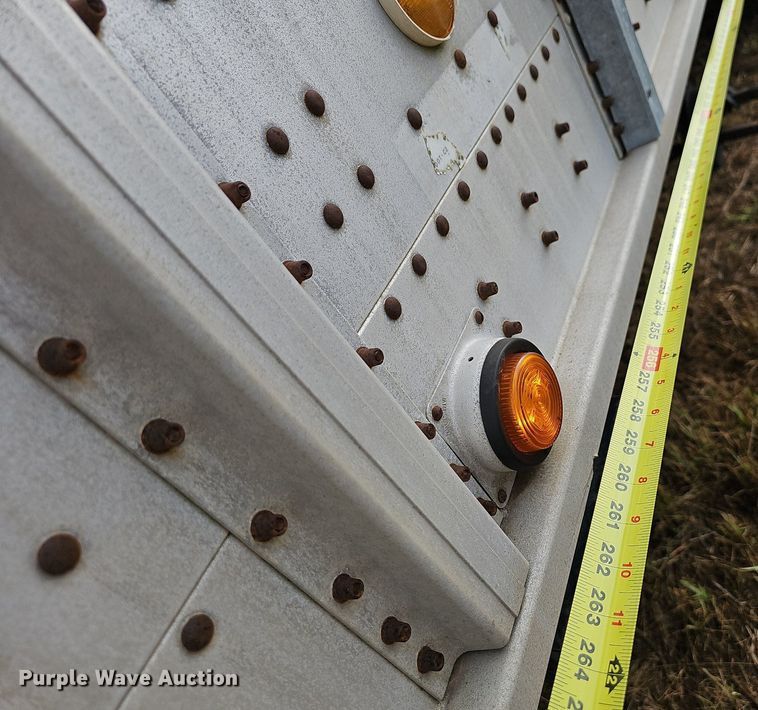 image for item NT9911 1996 Diamond T  grain trailer