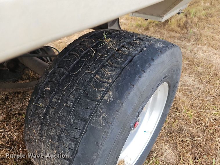 image for item NT9911 1996 Diamond T  grain trailer