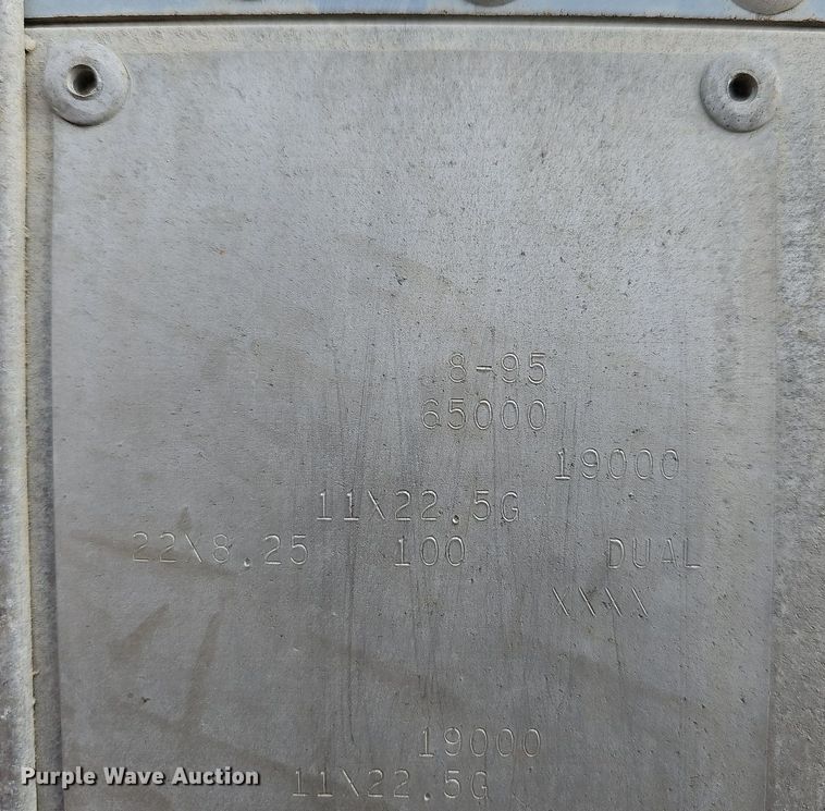 image for item NT9911 1996 Diamond T  grain trailer