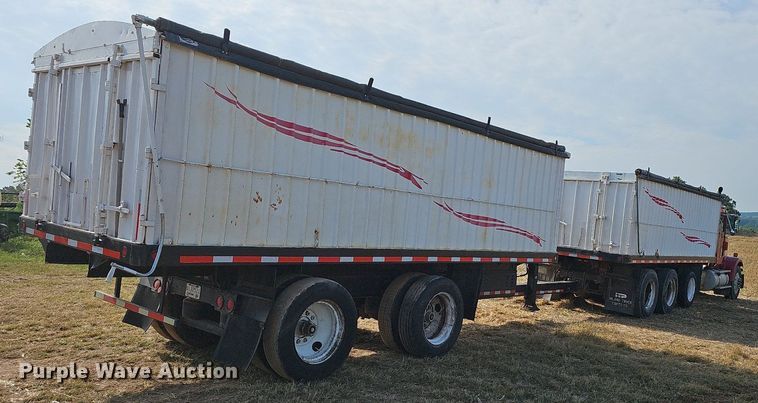 image for item NT9912 1988 International F9370  grain truck with trailer
