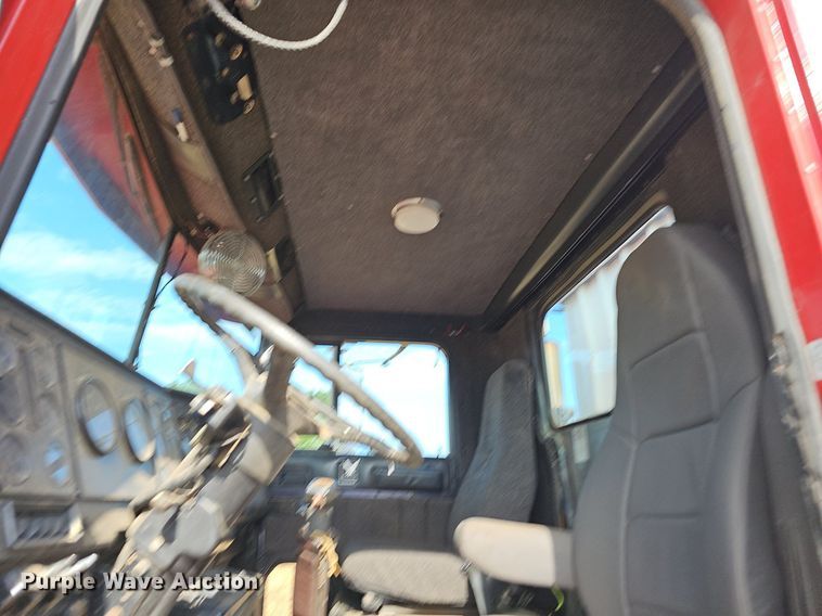 image for item NT9912 1988 International F9370  grain truck with trailer