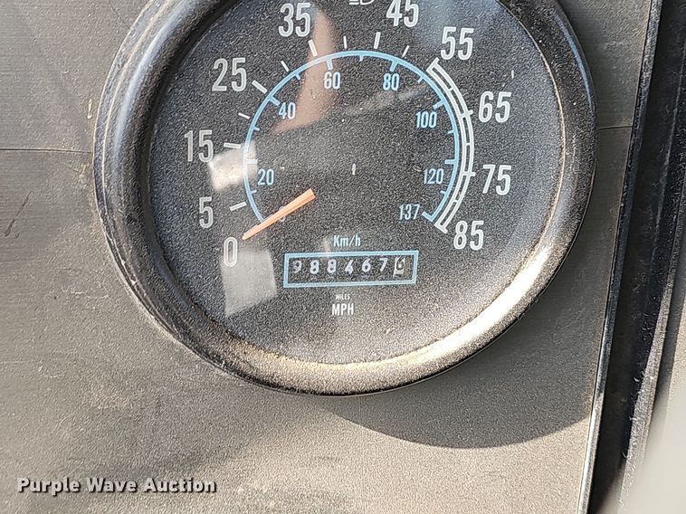 image for item NT9912 1988 International F9370  grain truck with trailer