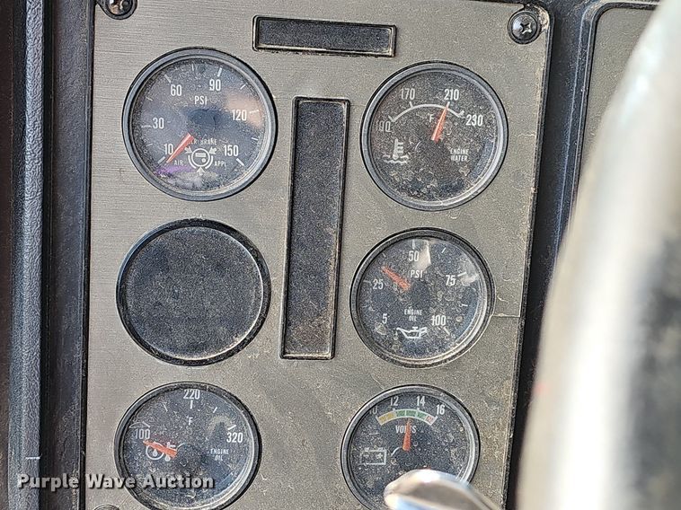 image for item NT9912 1988 International F9370  grain truck with trailer