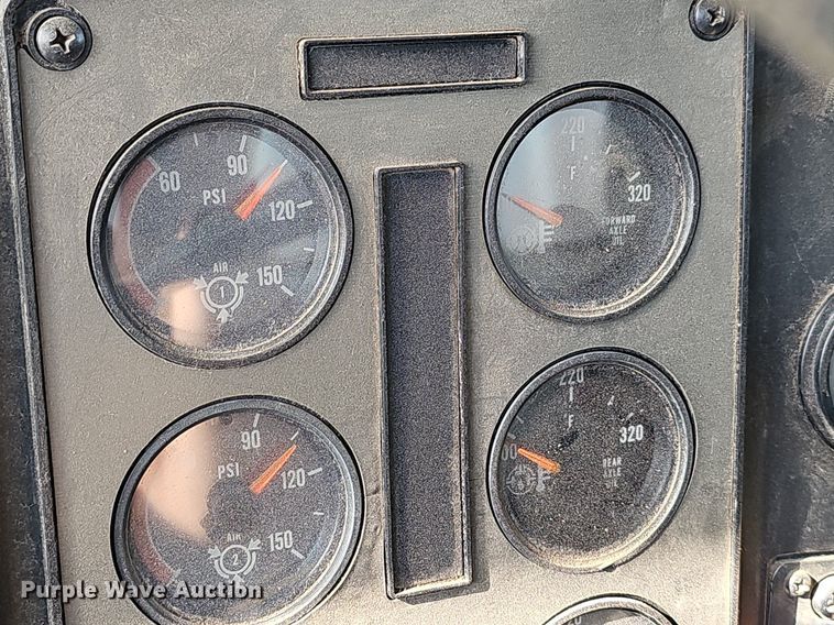 image for item NT9912 1988 International F9370  grain truck with trailer